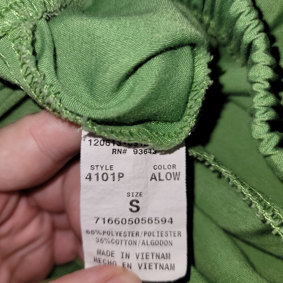 Cherokee green scrub bottoms - Picture 4 of 4